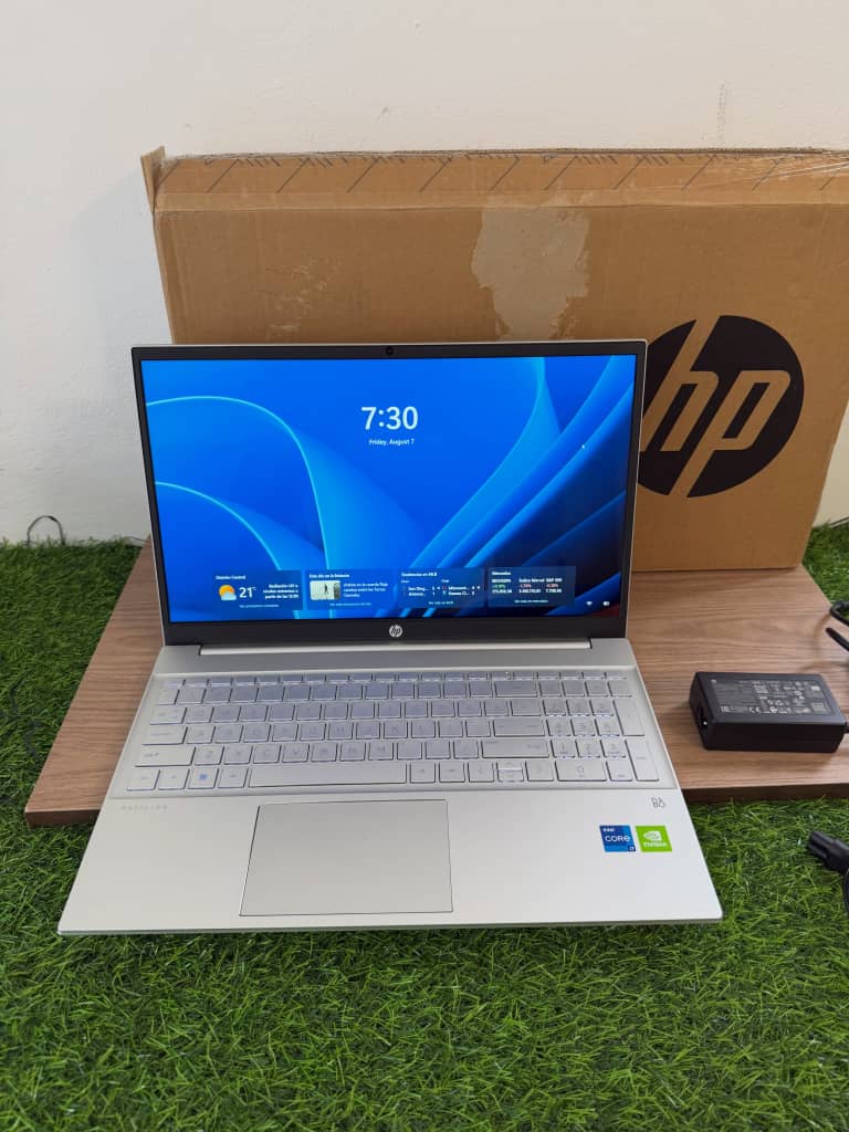HP 15-FDi713th-MX570