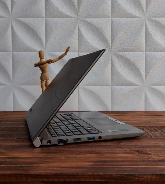 ⁦Toshiba Z30/i7-4th⁩ - الصورة ⁦3⁩