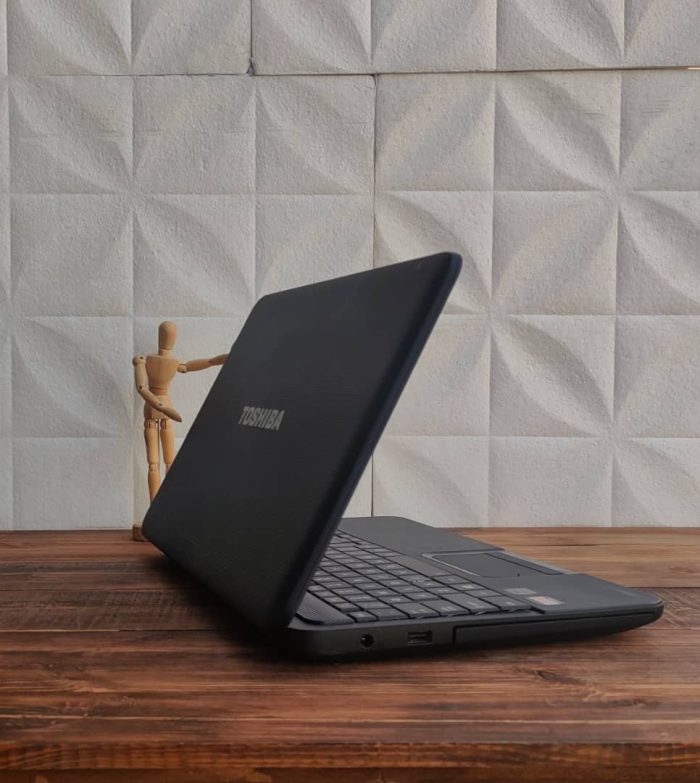 ⁦Toshiba C855/E300⁩ - الصورة ⁦4⁩