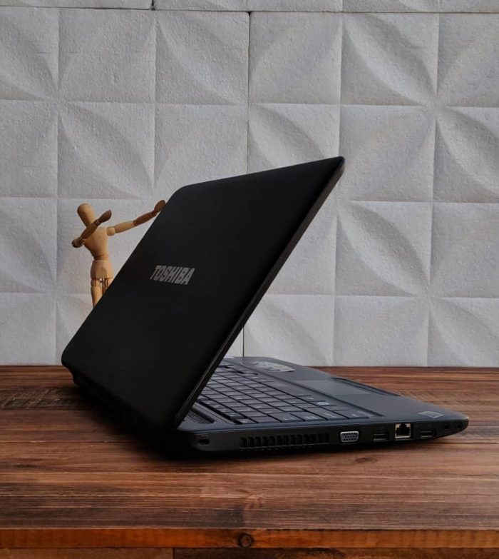 ⁦Toshiba C655/DualCore⁩ - الصورة ⁦3⁩