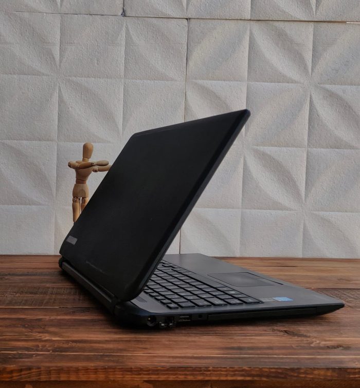 ⁦Toshiba C55/Celeron⁩ - الصورة ⁦3⁩
