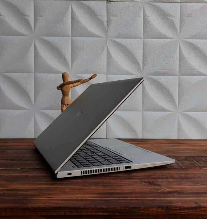 ⁦HP 840 G5/i57th-RX540⁩ - الصورة ⁦4⁩
