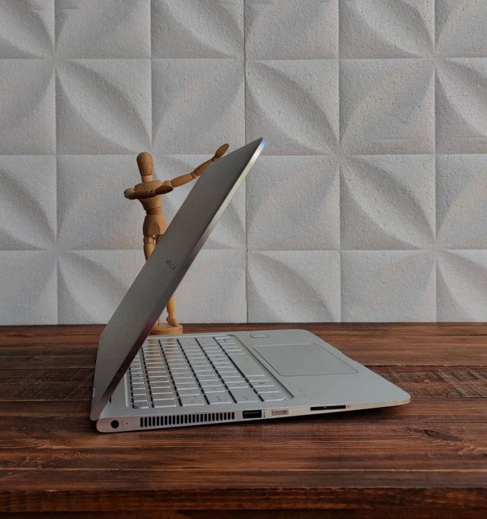 ⁦hp pro x360/i7-6th⁩ - الصورة ⁦6⁩