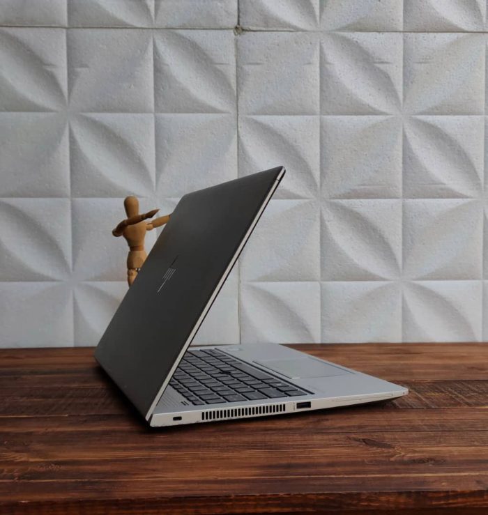 ⁦HP 840 G5/i58th-RX540⁩ - الصورة ⁦4⁩