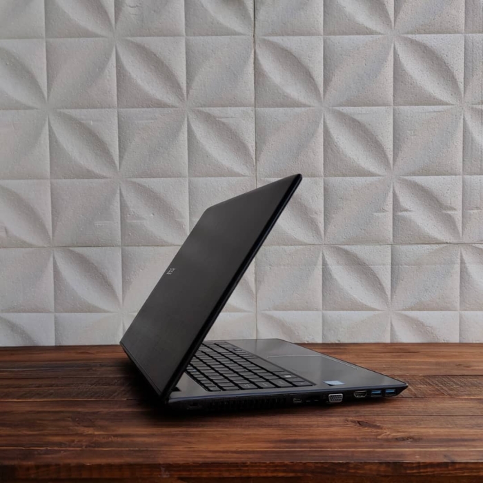 ⁦ACER E5-575/i3-7th⁩ - الصورة ⁦2⁩