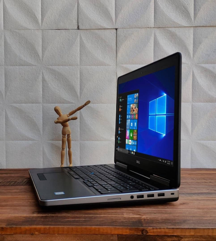 ⁦Dell 7510/Xeon-M1000M⁩ - الصورة ⁦2⁩