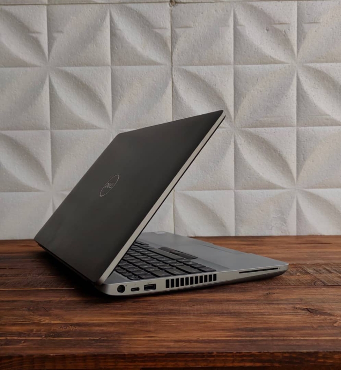 ⁦DELL 5511/i710th-MX250⁩ - الصورة ⁦3⁩