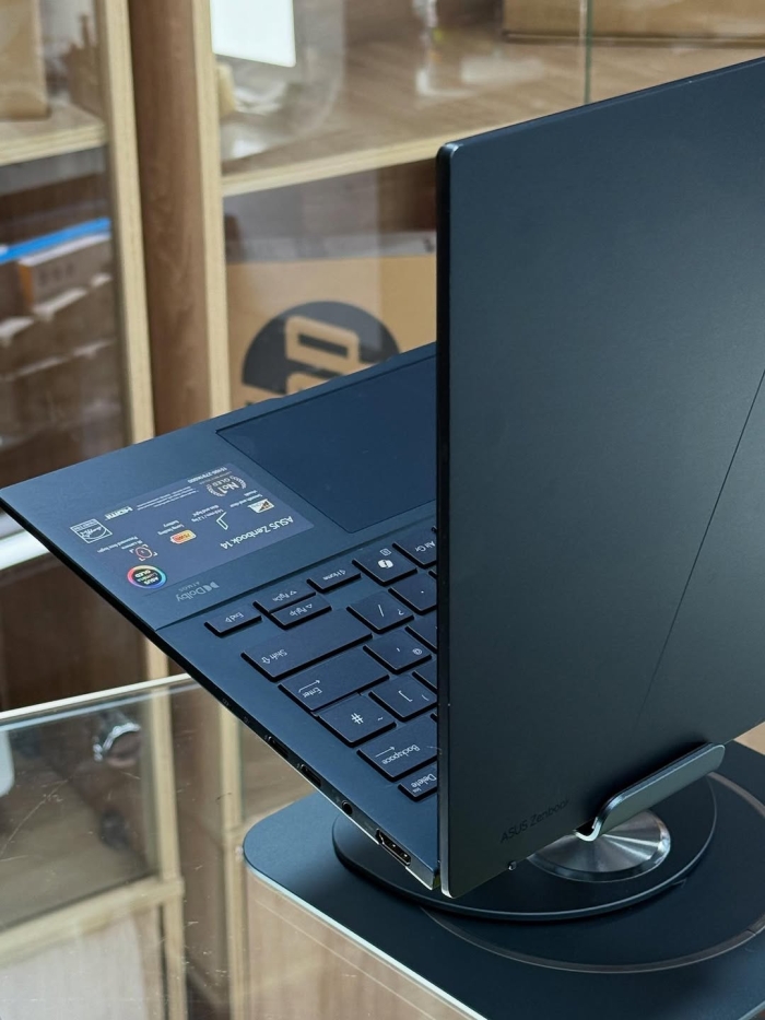 ⁦Asus UX3405CA/U7-15th⁩ - الصورة ⁦3⁩