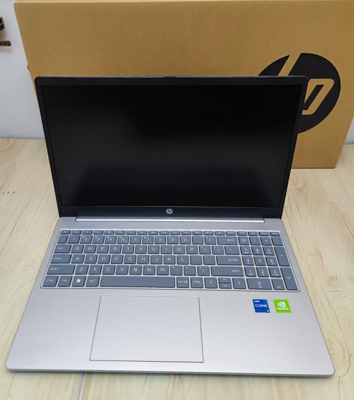⁦HP 15-FD/i5-MX570⁩ - الصورة ⁦3⁩