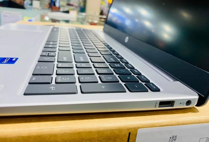 ⁦HP 15-FD/i7-12th⁩ - الصورة ⁦5⁩