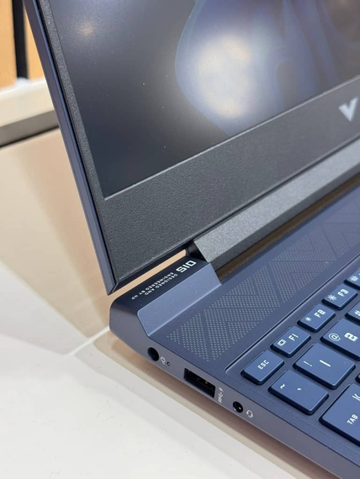 ⁦HP Victus 15/R7-RTX4050⁩ - الصورة ⁦4⁩