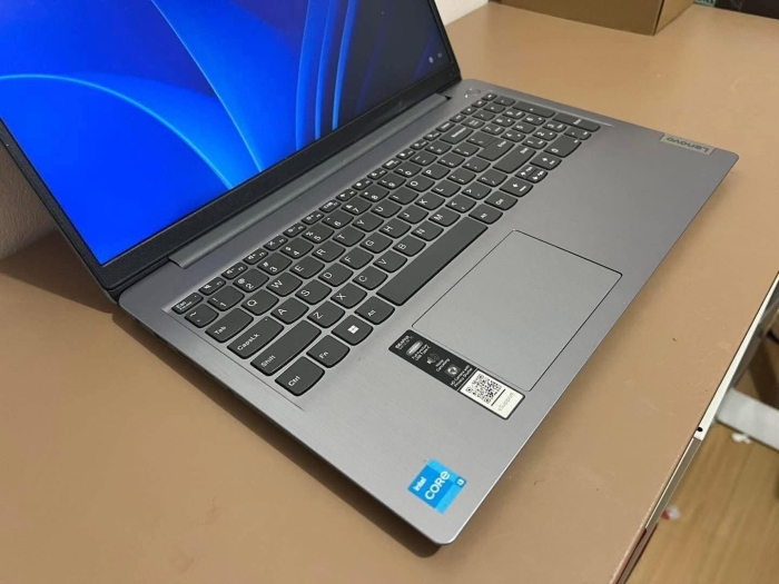 ⁦Lenovo 15IAU7/i3-12th⁩ - الصورة ⁦3⁩