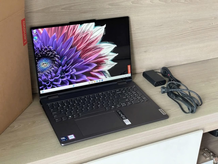 ⁦Lenovo Yoga 7/U7-14th⁩ - الصورة ⁦2⁩