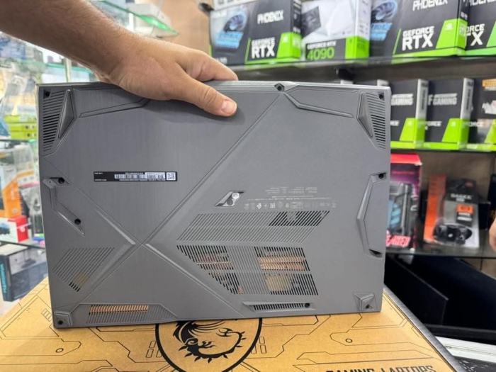 ⁦MSI Thin 15/i5-RTX 2050⁩ - الصورة ⁦4⁩