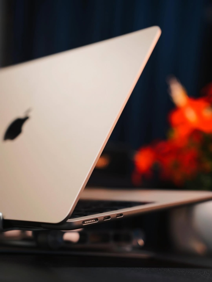 ⁦Apple MacBook MLY23⁩ - الصورة ⁦2⁩