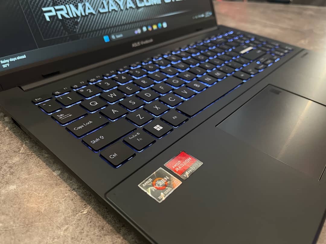 Asus Vivo E1504FA\Ryzen 5-7520U - الصورة 3
