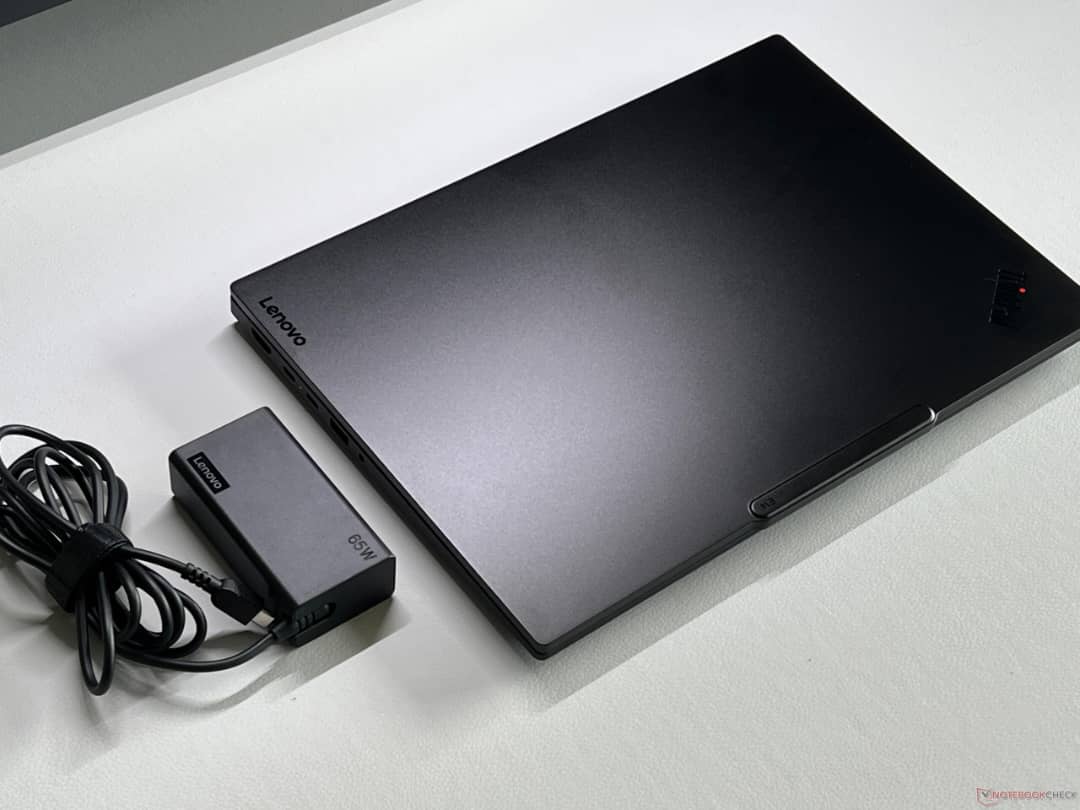 Lenovo ThinkBad E14\Ultra 7-155U - الصورة 3