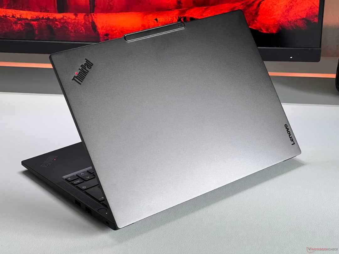 Lenovo ThinkBad E14\Ultra 7-155U - الصورة 4