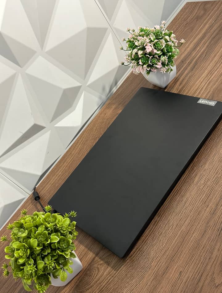  Lenovo V145-15AST\Ryzen 7-7730U - الصورة 3