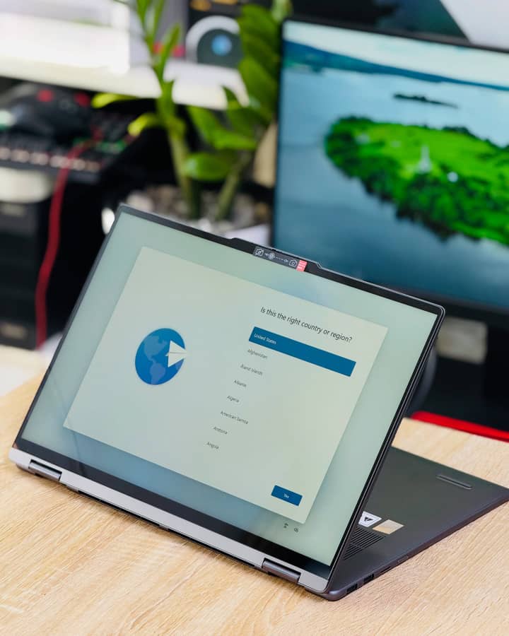 Lenovo Yoga 7\Ultra 7-155U - الصورة 2