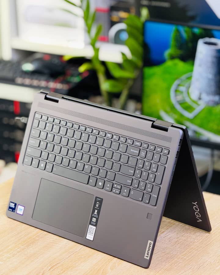 Lenovo Yoga 7\Ultra 7-155U - الصورة 4