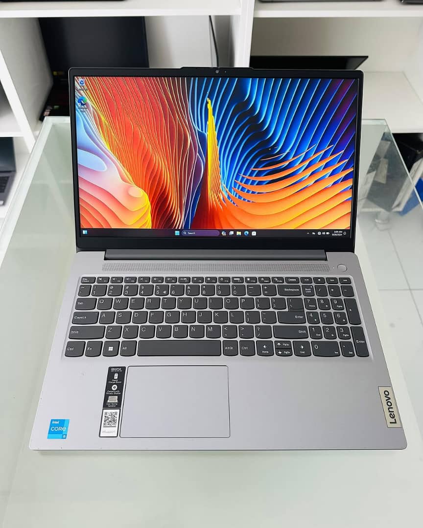 Lenovo ideapad Slim 3\Intel i5H - الصورة 4