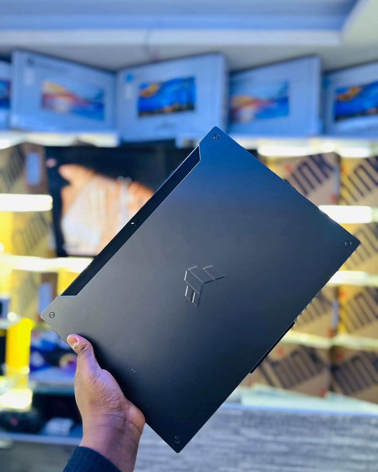 Asus Tuf F16i5-RTX5050