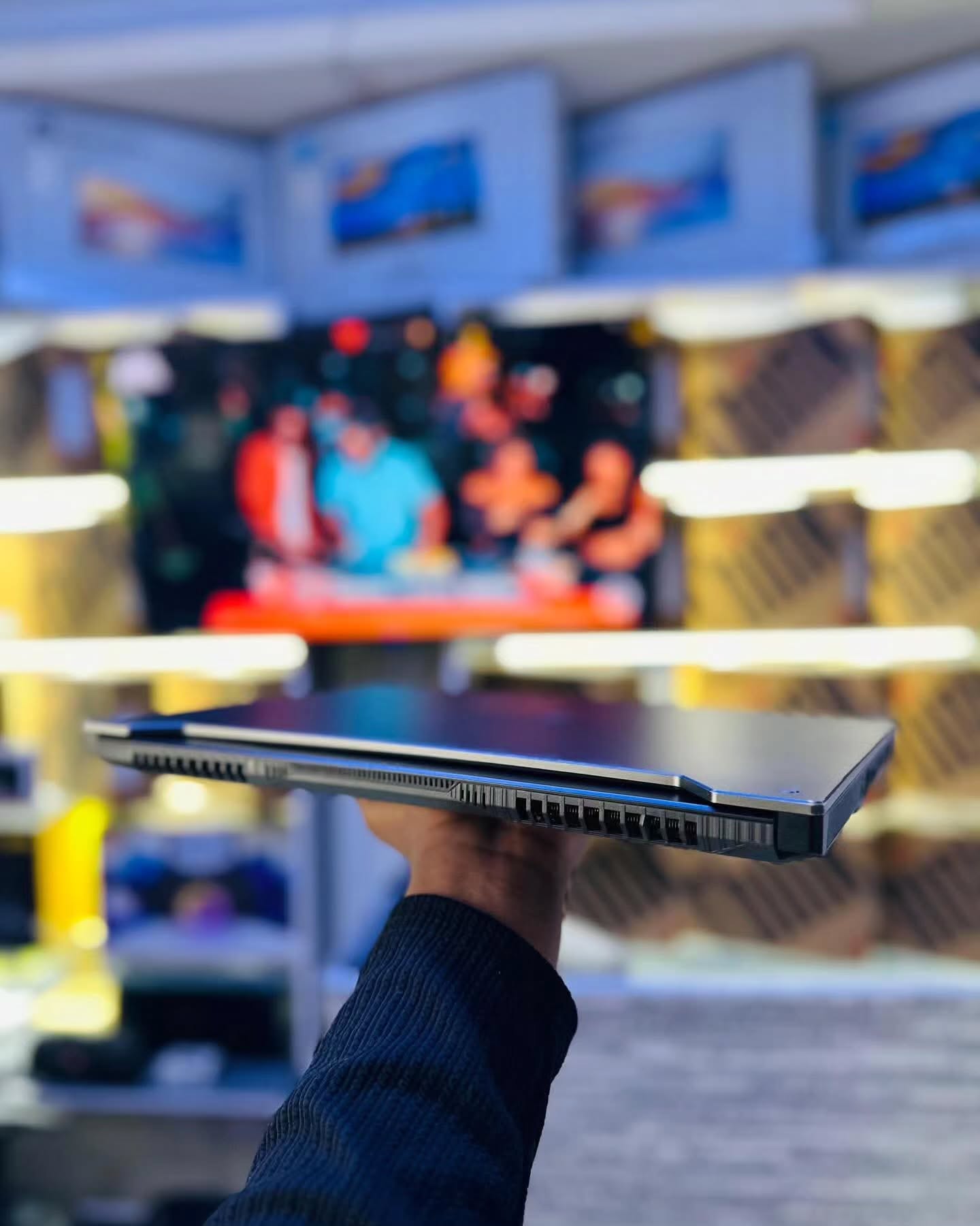 Asus Tuf F16/i5-RTX5050 - الصورة 4