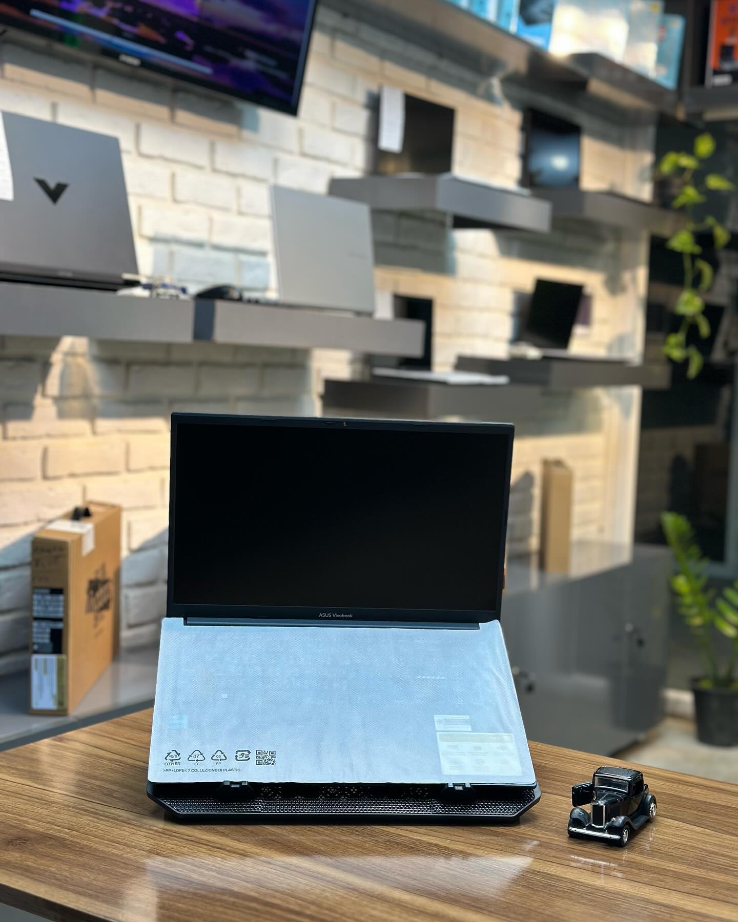 Asus X1504/Core 3-14th - الصورة 4