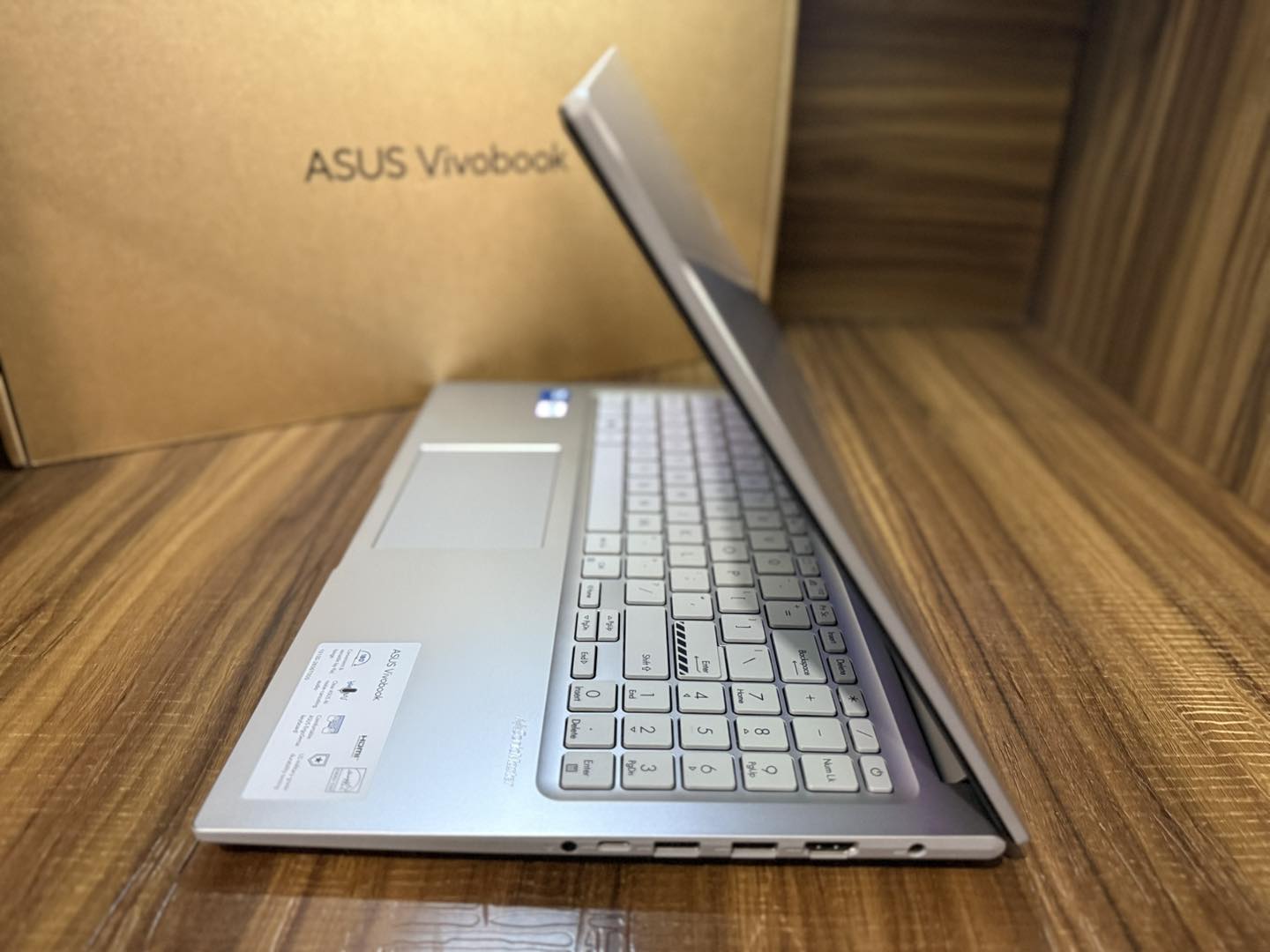 Asus VivoBook X1504VA/Core 7-150U - الصورة 3