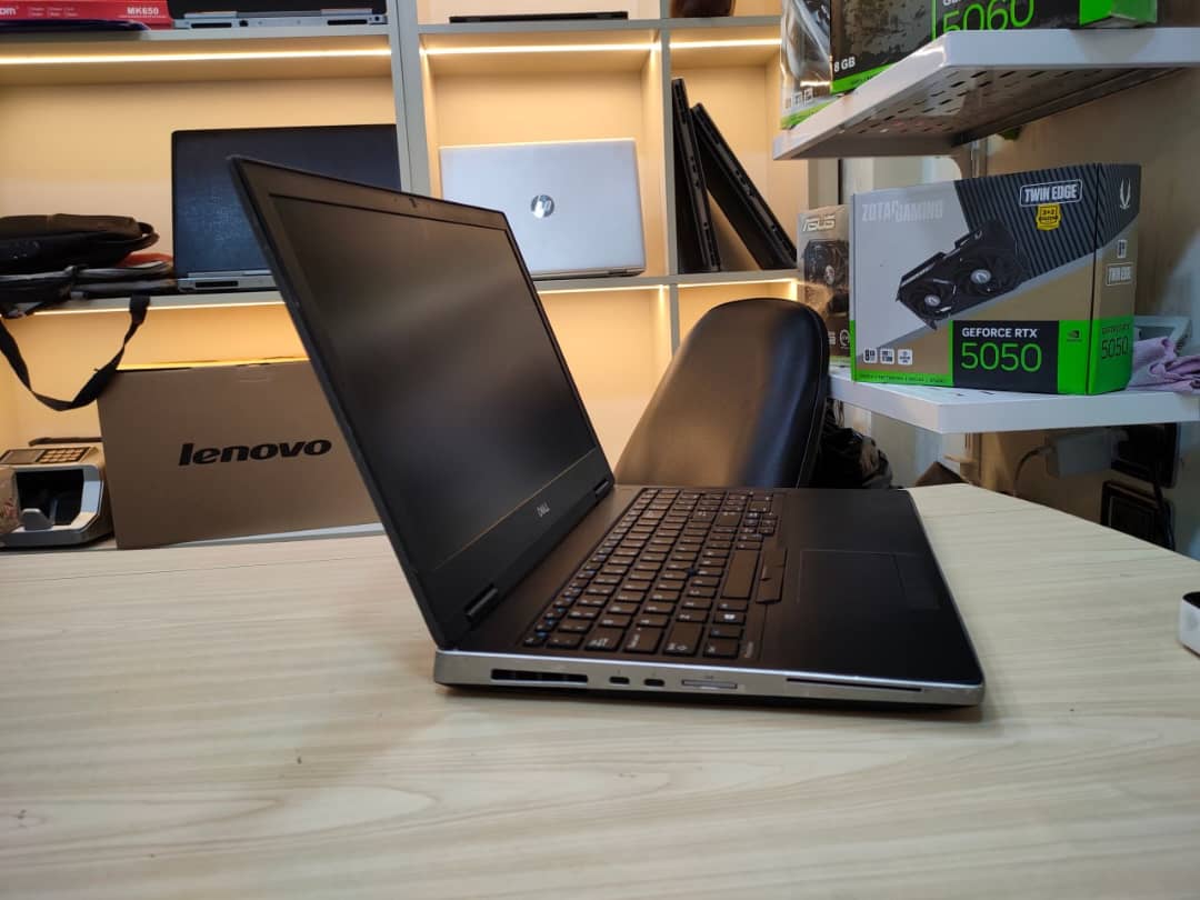 DELL 7540/i7-P1000 - الصورة 5
