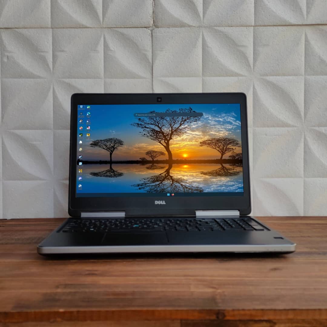 Dell 7510/i7-M3000M - الصورة 5