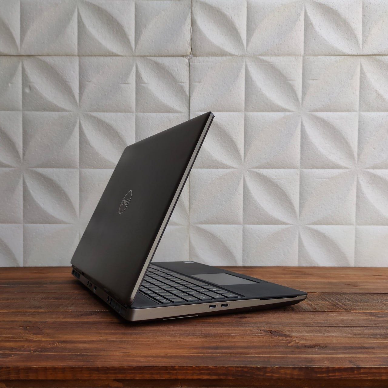 Dell 7550/i5-T1000 - الصورة 3