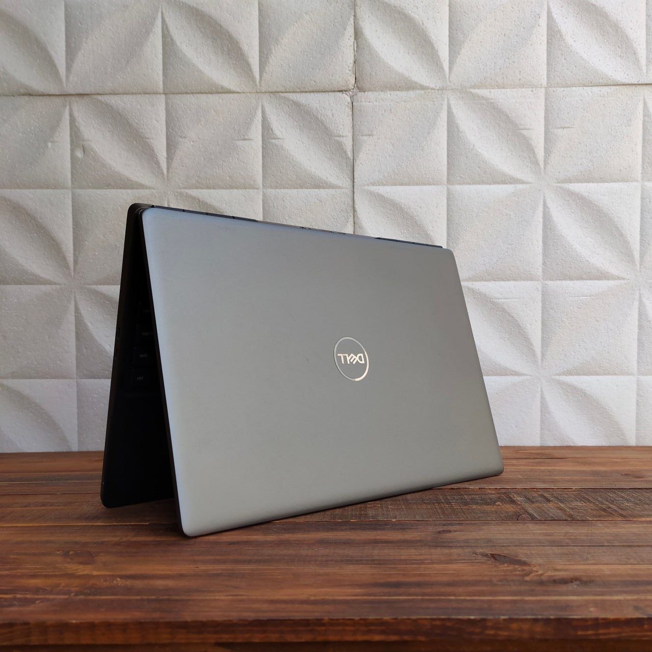 Dell 7550/i5-T1000 - الصورة 5