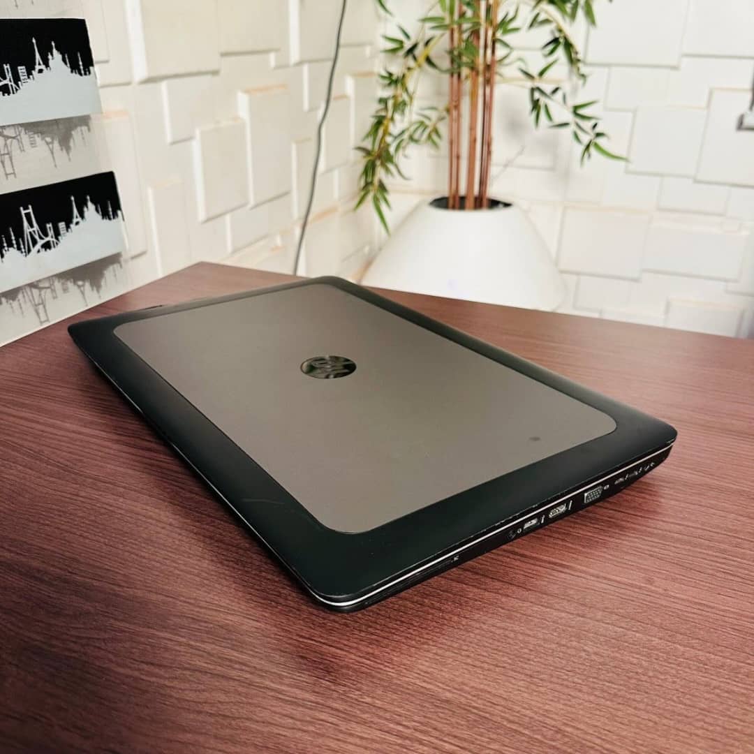 HP ZBOOK 17 G3/i7-M2000M - الصورة 4