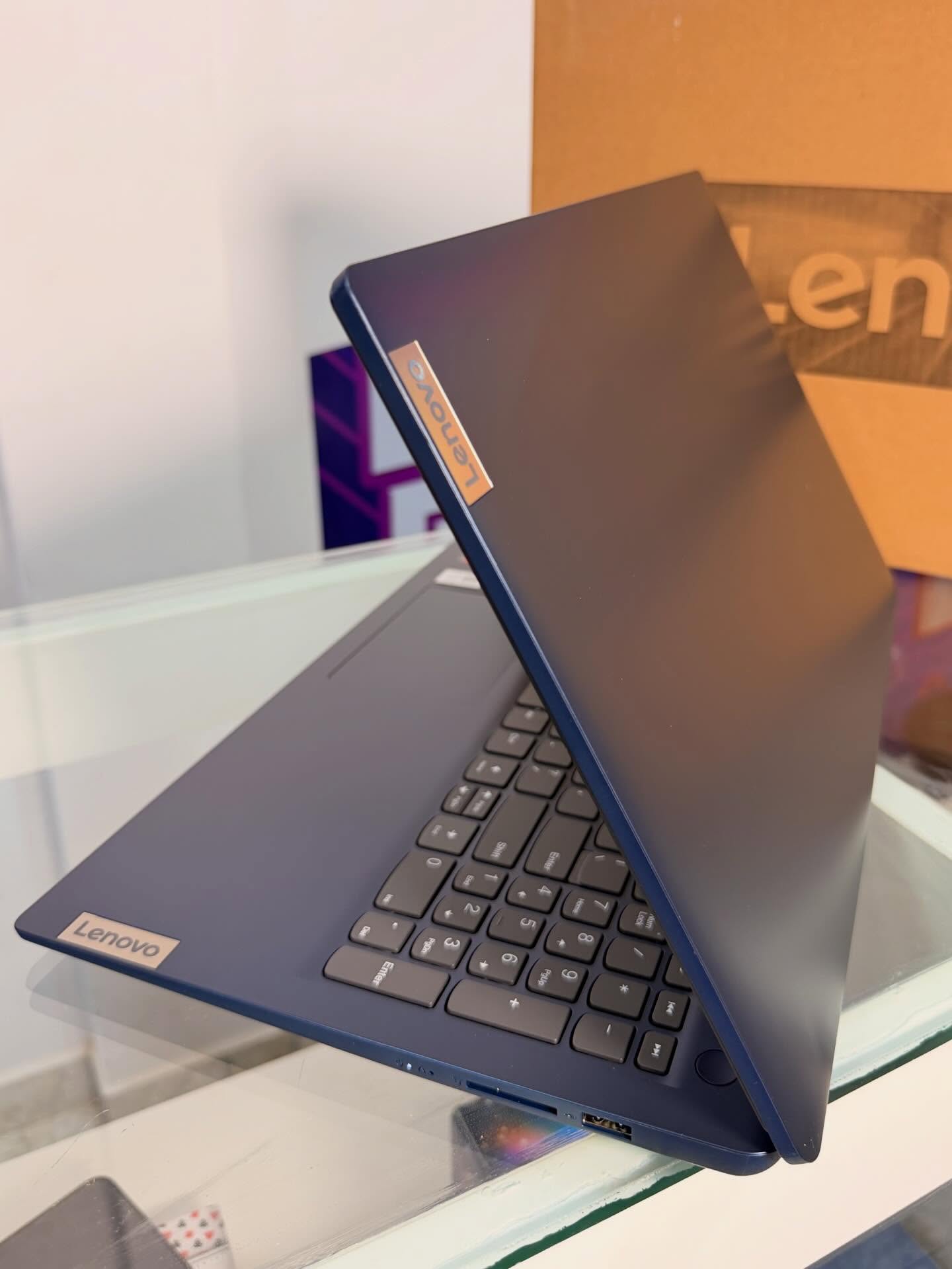 Lenovo IdeaPad 1/R5-7520U - الصورة 3